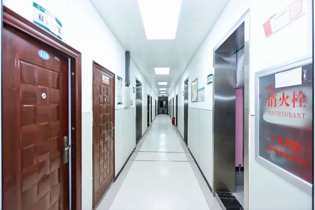 宿舍走廊.JPG